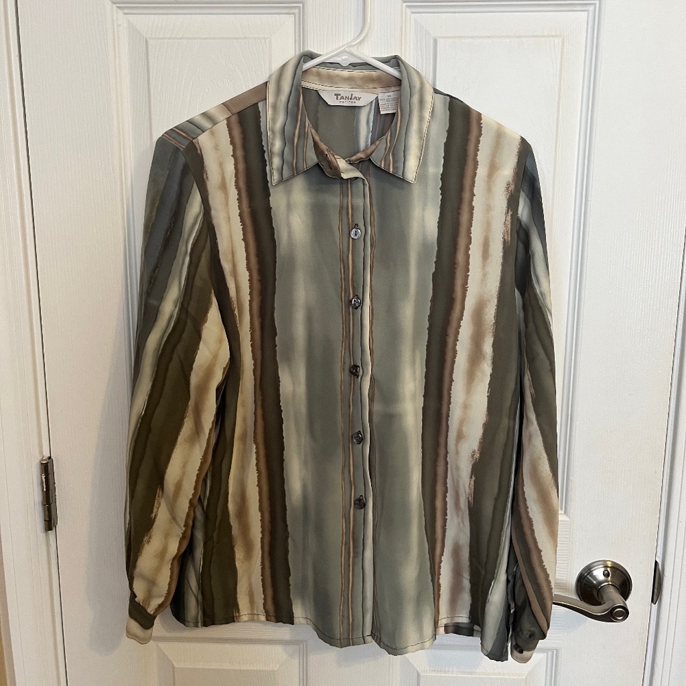 Tanjay - Green Patterned Button Up Shirt